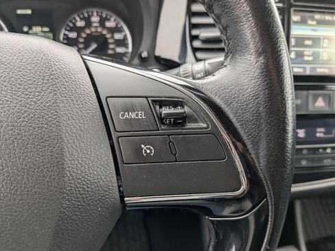 Used 2016 Mitsubishi Outlander SE image 29