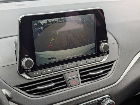 Used 2025 Nissan Altima 2.5 S FWD image 24