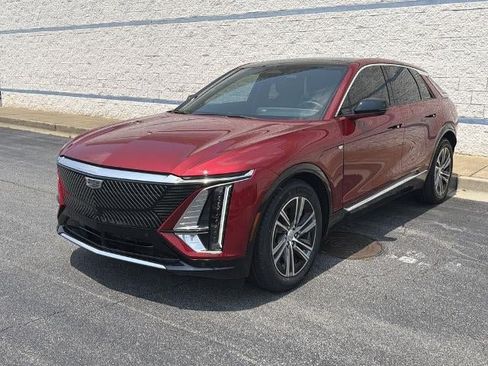 Certified 2024 Cadillac Lyriq Luxury RWD image 3