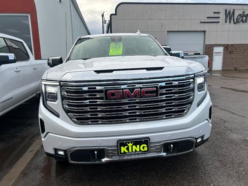 Used 2023 GMC Sierra 1500 Denali w/ Denali Reserve Package AWD/4WD image 3