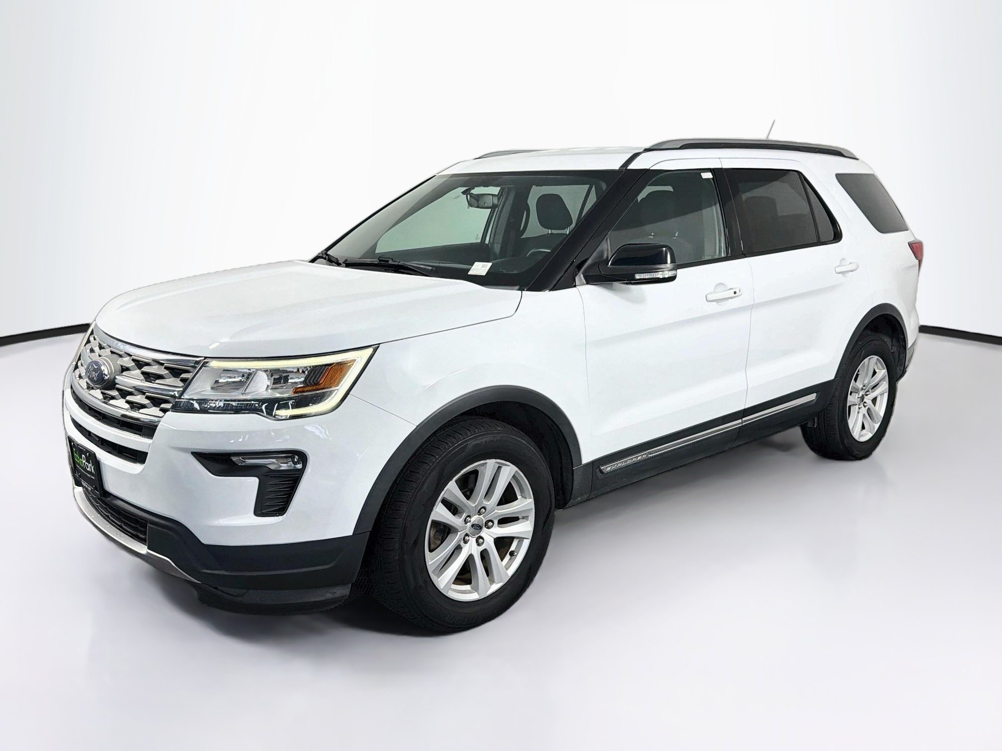 Used 2018 Ford Explorer XLT w/ Equipment Group 201A AWD/4WD image 3