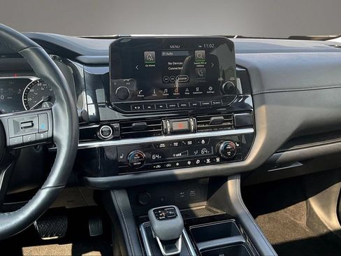 Used 2024 Nissan Pathfinder SL w/ SL Premium Package AWD/4WD image 9