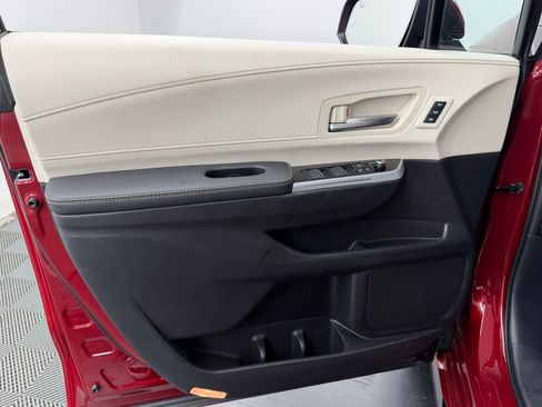 Used 2026 Toyota Sienna Limited FWD image 20