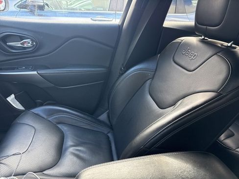 Used 2022 Jeep Cherokee Latitude Lux image 4