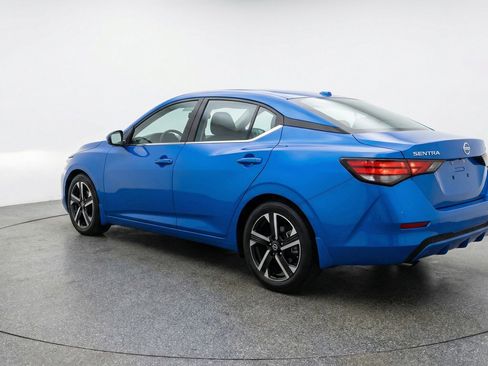Used 2025 Nissan Sentra SV image 6