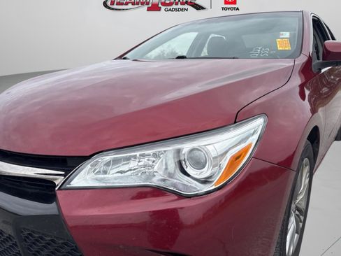 Used 2016 Toyota Camry SE w/ Moonroof Package image 37