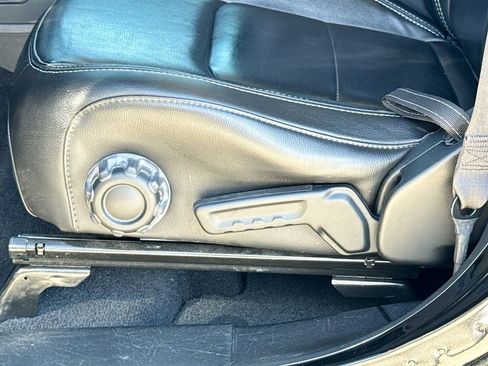 Used 2022 Jeep Wrangler Unlimited Sahara image 15