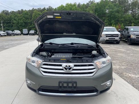 Used 2012 Toyota Highlander Limited w/ Tow Pkg AWD/4WD image 17