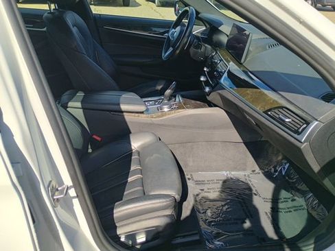 Used 2021 BMW 540i xDrive w/ M Sport Package image 15