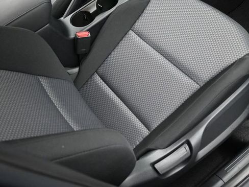 Used 2025 Kia Soul LX w/ LX Technology Package FWD image 36