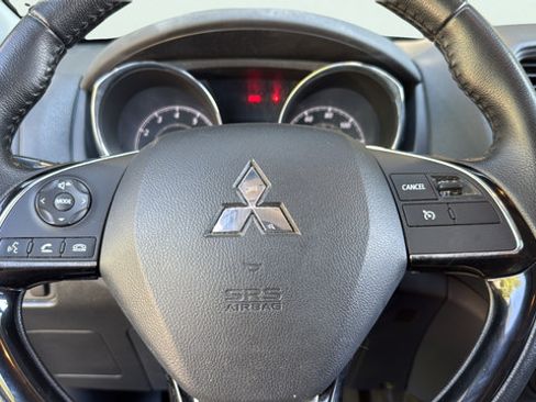 Used 2019 Mitsubishi Outlander Sport SE FWD image 17