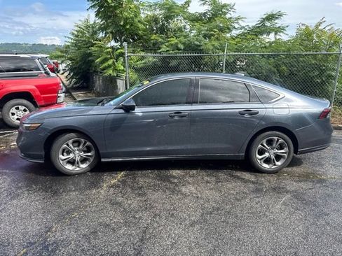 Used 2024 Honda Accord EX image 4