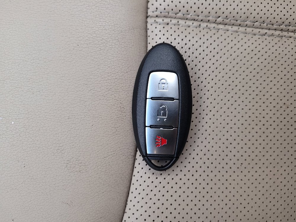 Used 2015 Nissan Pathfinder Platinum w/ Cargo Package FWD image 32
