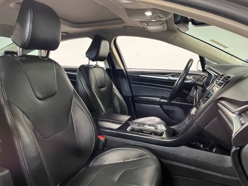 Used 2020 Ford Fusion Titanium image 11