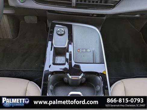 Used 2025 Buick Enclave Preferred FWD image 19