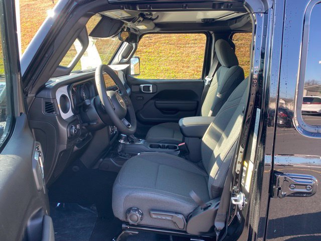 New 2026 Jeep Gladiator Sport AWD/4WD image 15