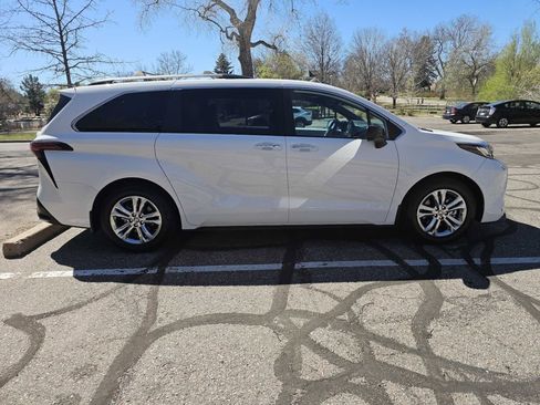 Used 2023 Toyota Sienna XSE w/ XSE Plus Package image 6