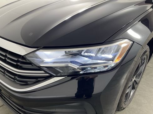 Certified 2023 Volkswagen Jetta SE w/ Panoramic Sunroof Package image 26