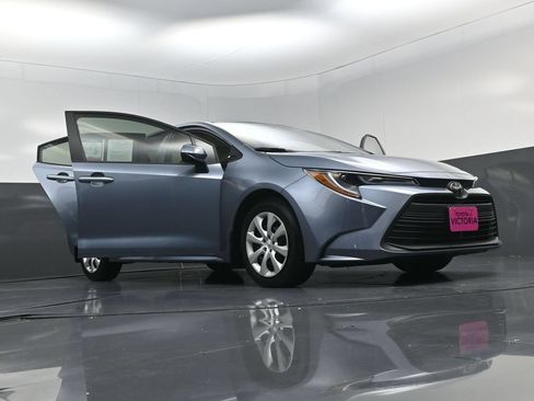 Used 2025 Toyota Corolla LE FWD image 26