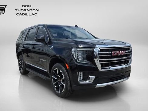 Used 2023 GMC Yukon SLT w/ SLT Premium Package AWD/4WD image 7