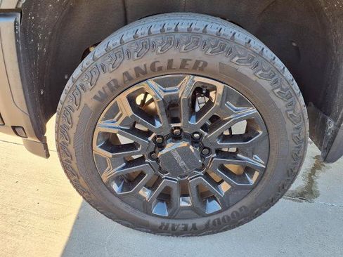 Used 2025 GMC Sierra 2500 Denali Ultimate AWD/4WD image 22
