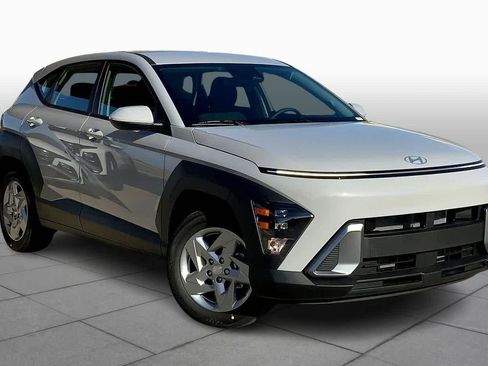 New 2026 Hyundai Kona SE image 2