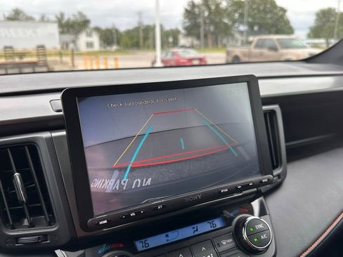 Used 2018 Toyota RAV4 SE w/ Power Extra Value Package AWD/4WD image 25