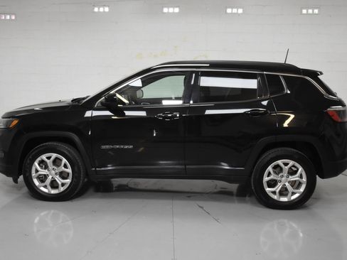Used 2024 Jeep Compass Latitude AWD/4WD image 11
