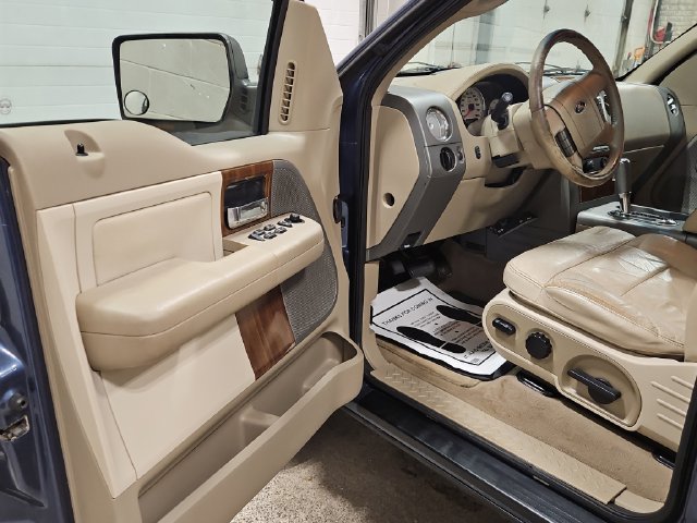 Used 2004 Ford F150 Lariat RWD image 11