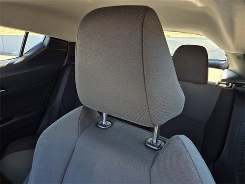 Used 2020 Toyota C-HR LE image 17