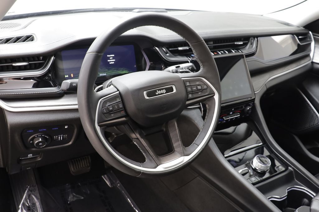Used 2023 Jeep Grand Cherokee 4WD 4xe image 7