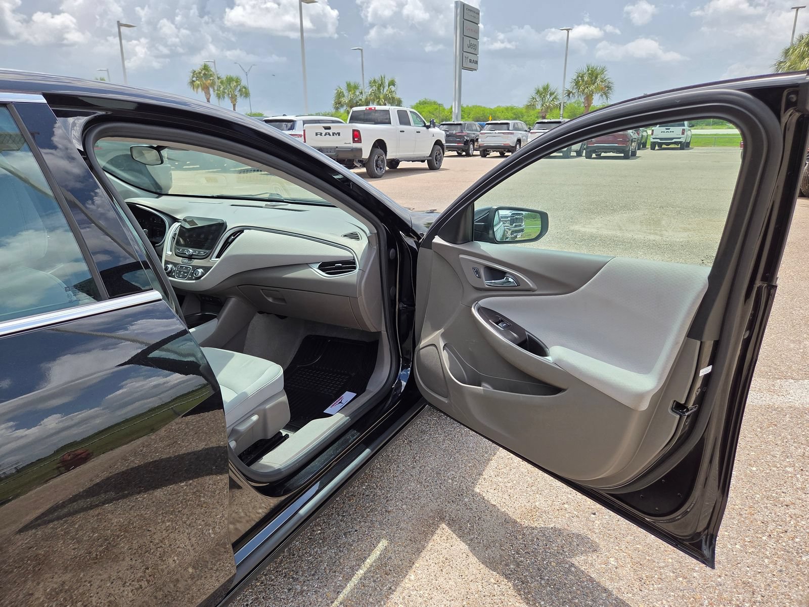 Used 2024 Chevrolet Malibu LT FWD image 19
