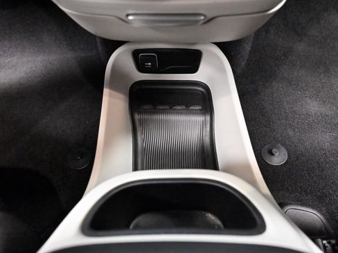 Used 2023 Chrysler Pacifica Touring-L w/ Uconnect Theater Family Group FWD image 48