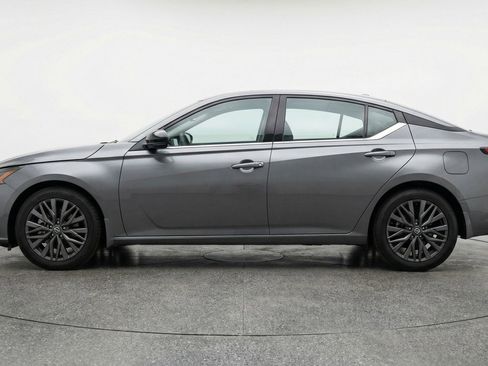 Used 2025 Nissan Altima 2.5 SV image 5