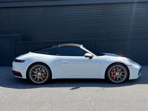 Certified 2022 Porsche 911 Targa 4S image 11