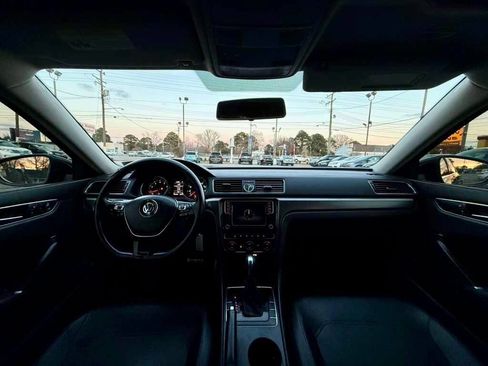 Used 2017 Volkswagen Passat 1.8T R-Line image 14