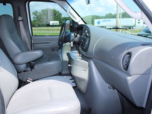 Used 2007 Ford E-250 and Econoline 250 RWD image 26