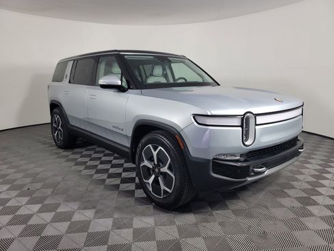 Used 2024 Rivian R1S Adventure image 7