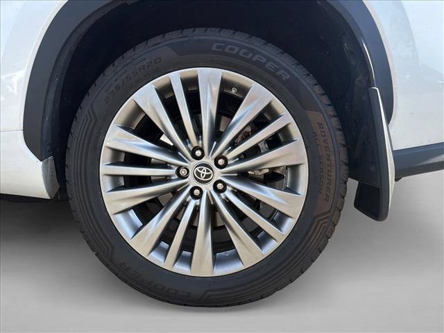 Used 2022 Toyota Highlander Platinum AWD/4WD image 9