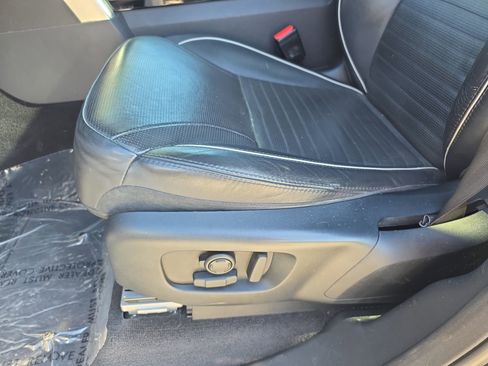 Used 2017 Land Rover Discovery HSE Luxury image 28