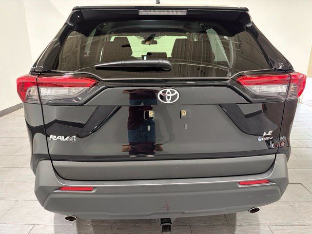 Used 2025 Toyota RAV4 LE AWD/4WD image 4