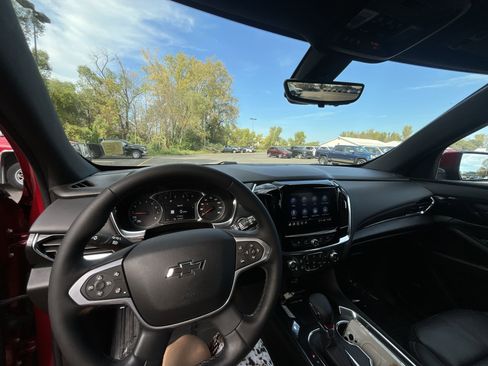 Certified 2023 Chevrolet Traverse RS image 10