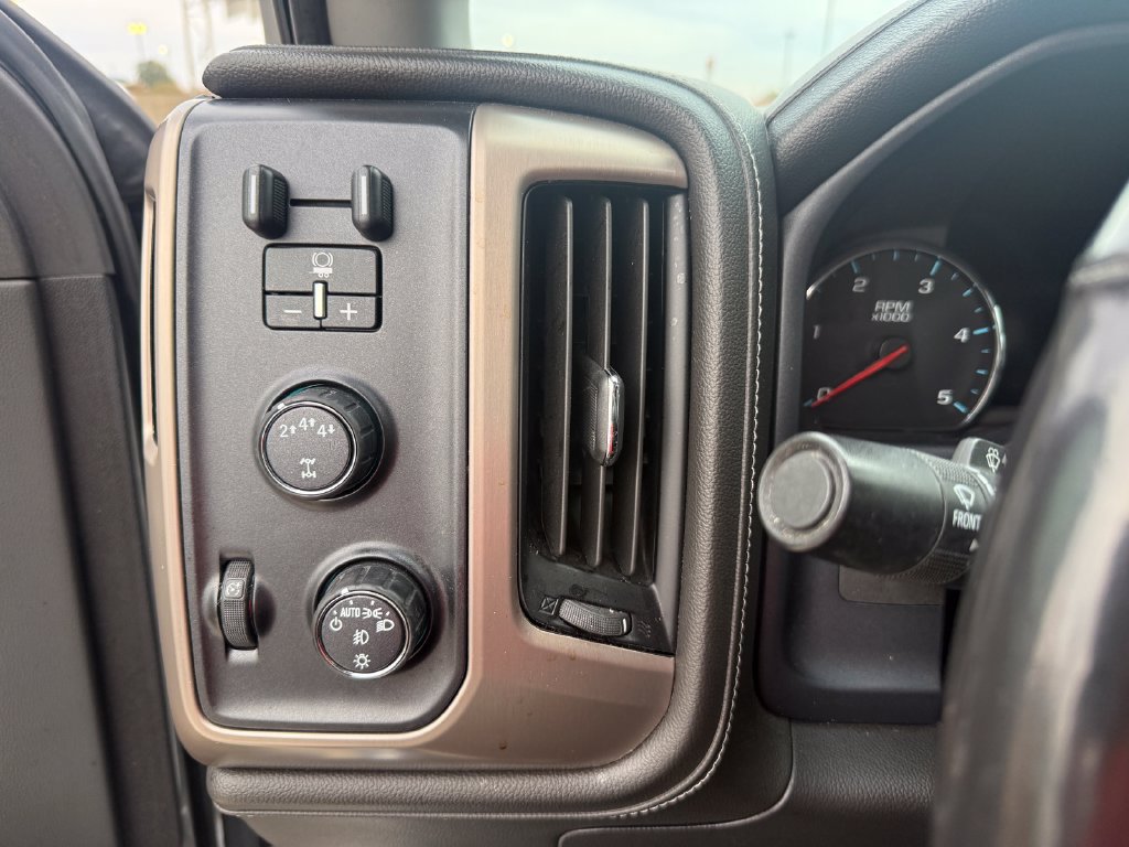 Used 2019 GMC Sierra 2500 Denali w/ Duramax Plus Package AWD/4WD image 12