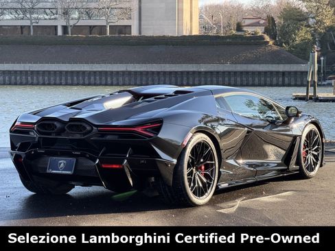 Used 2024 Lamborghini Revuelto image 5