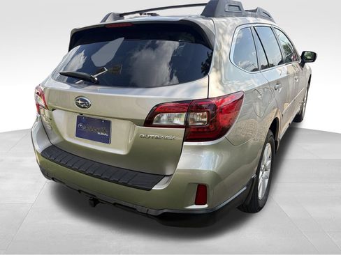 Used 2015 Subaru Outback 2.5i Premium AWD/4WD image 4