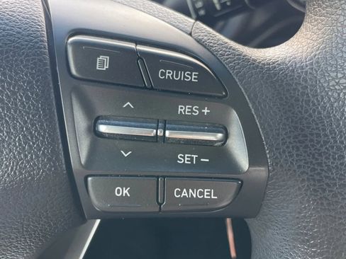Used 2019 Hyundai Elantra GT FWD image 21