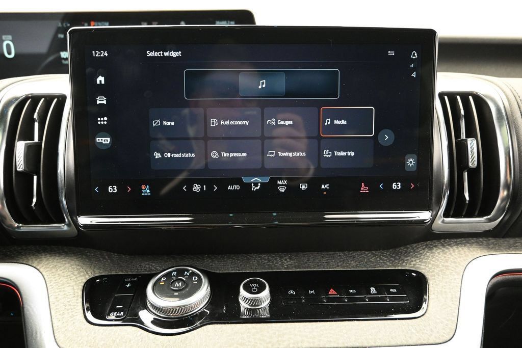 Used 2025 Ford Expedition Tremor AWD/4WD image 41