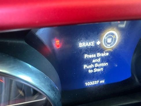 Used 2022 Jeep Gladiator Rubicon w/ LED Lighting Group AWD/4WD image 10