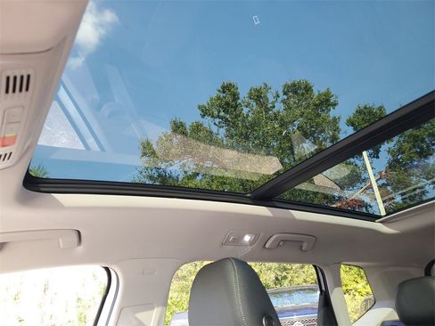 New 2026 Volkswagen Taos SE image 31