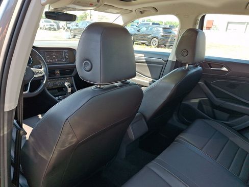Used 2024 Volkswagen Jetta SE FWD image 21